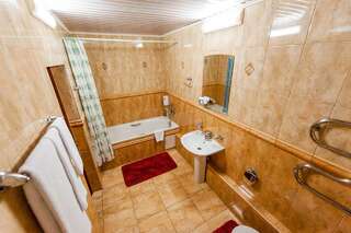 Гостиница  Bed and Breakfast  Курск Номер стандарт семейный-7