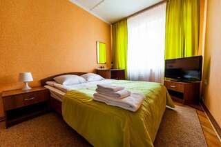 Гостиница  Bed and Breakfast  Курск Номер стандарт с 1 двуспальной кроватью-4